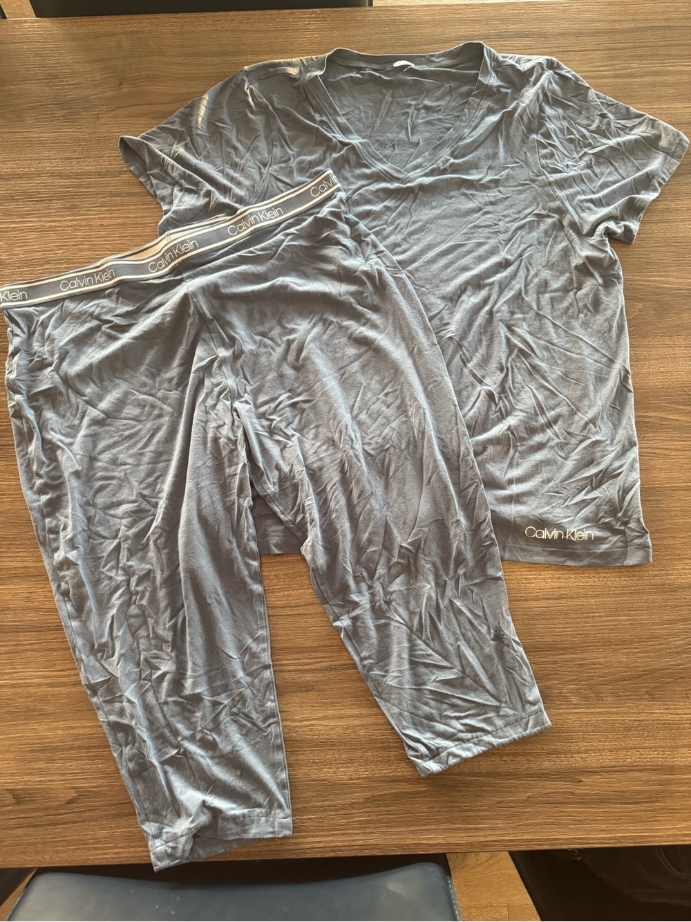 Calvin Klein V-Neck & Capri Sleep Set